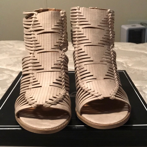 Quipid Khaki cut out Booties - Picture 2 of 6